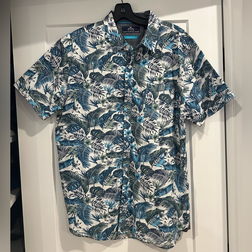 MBX Premium Goods tropical Hawaiian button up shirt